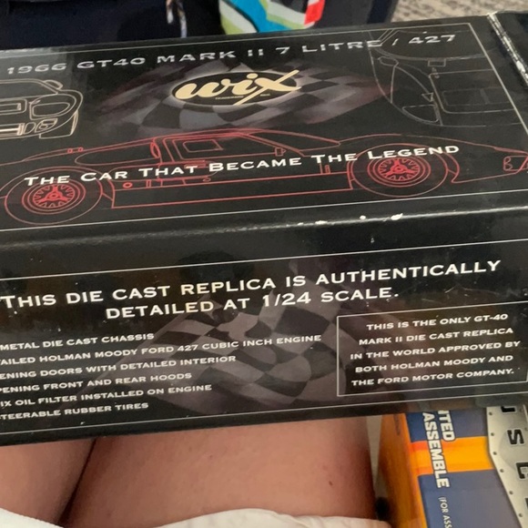 Die cast 1966 GT Mark 11 7 liter/427 just open box to take photos - Picture 9 of 11